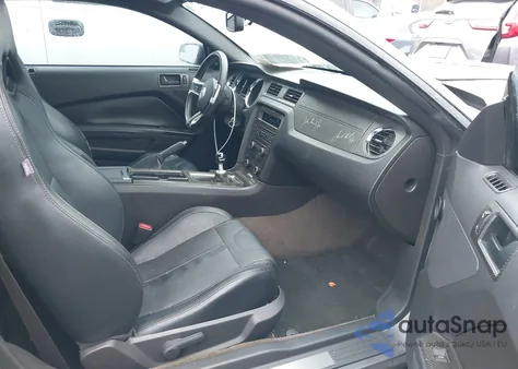 2014 Ford Mustang V6 z USA, uszkodzony, nr VIN 1ZVBP8AM3E5220468